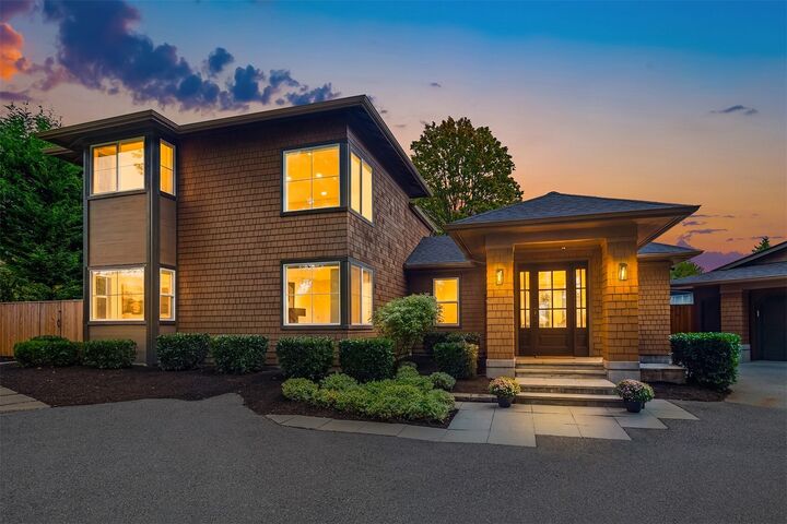Property Photo: 701 20th Avenue W WA 98033