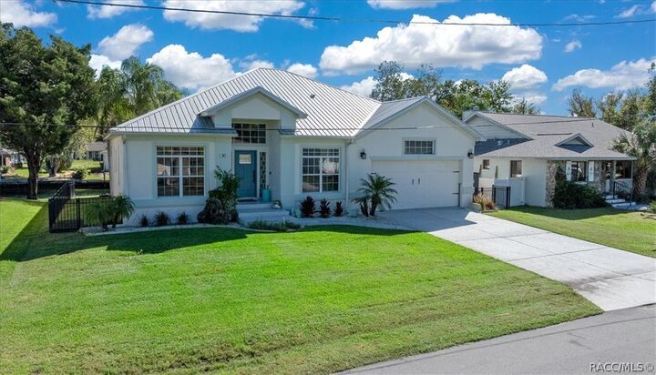 Property Photo: 1927 SE 4th Avenue FL 34429
