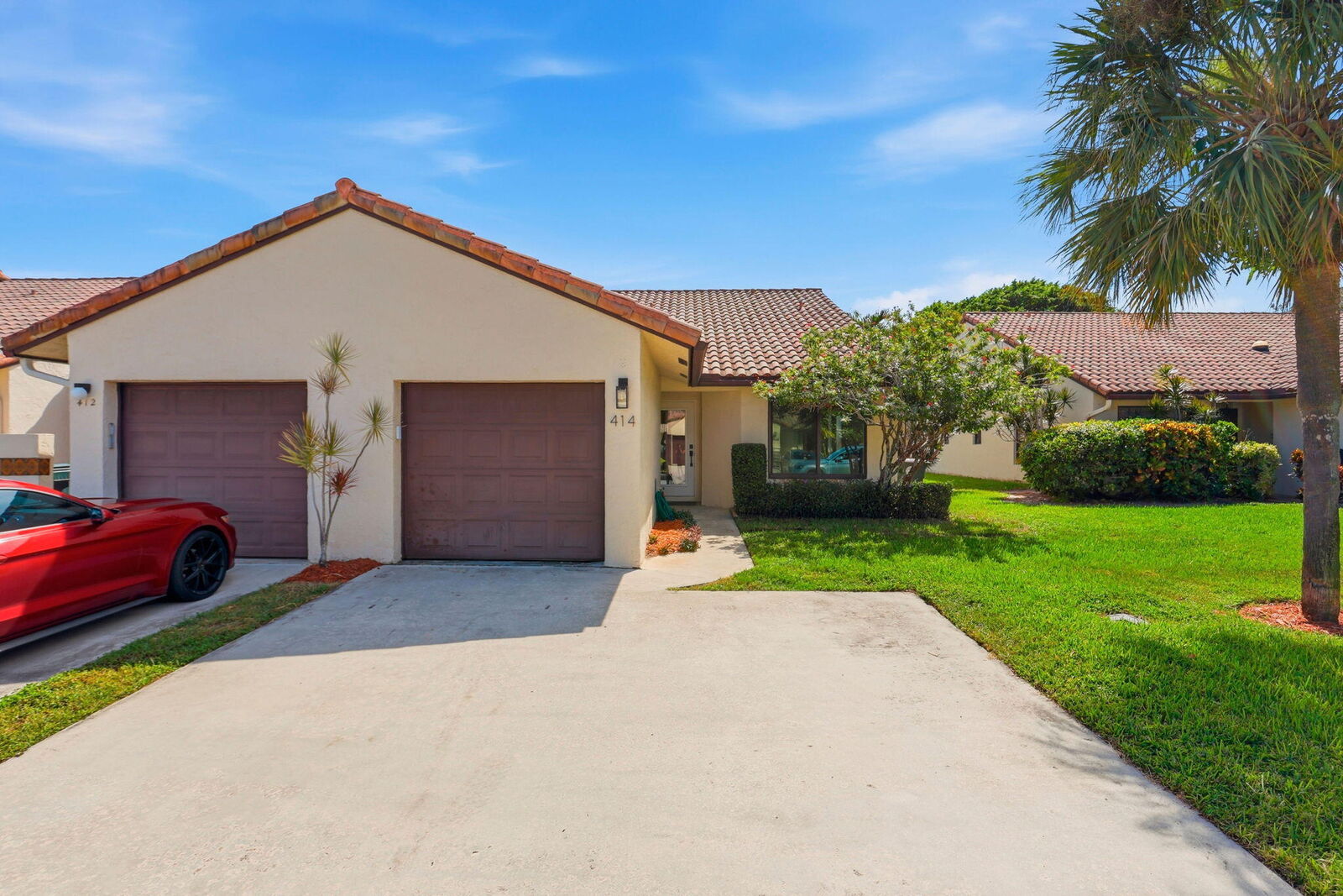 Property Photo: 414 Buttonwood Place FL 33431