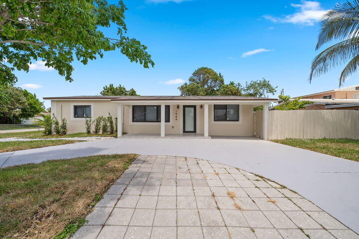 Property Photo: 1944 NE 2nd Avenue FL 33060