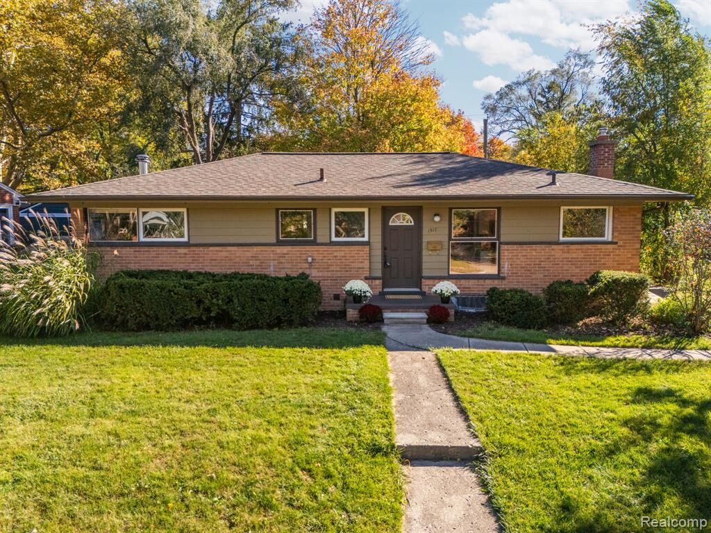 Property Photo:  1517 Catalina Drive  MI 48103 