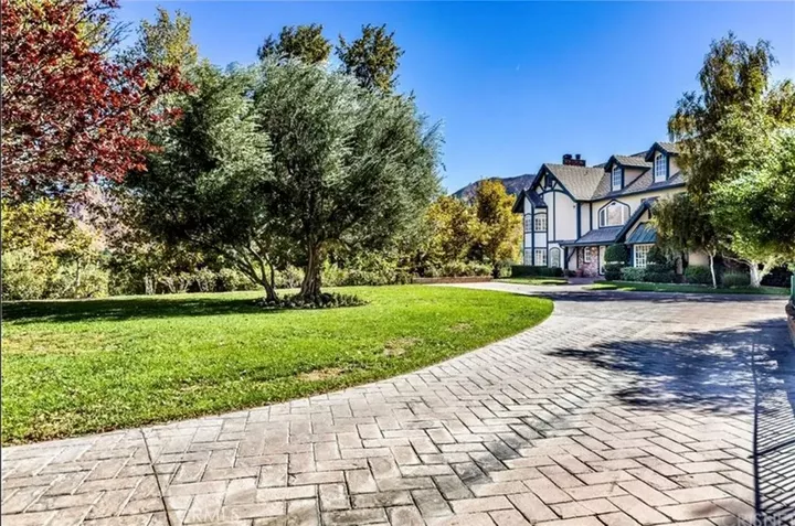 Property Photo:  16418 Cambria Estates Lane  CA 91387 