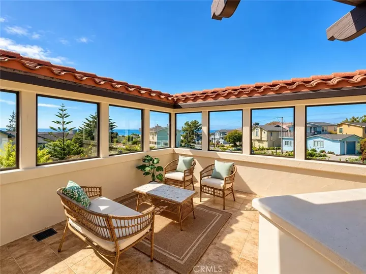 Property Photo:  380 Drake  CA 93428 