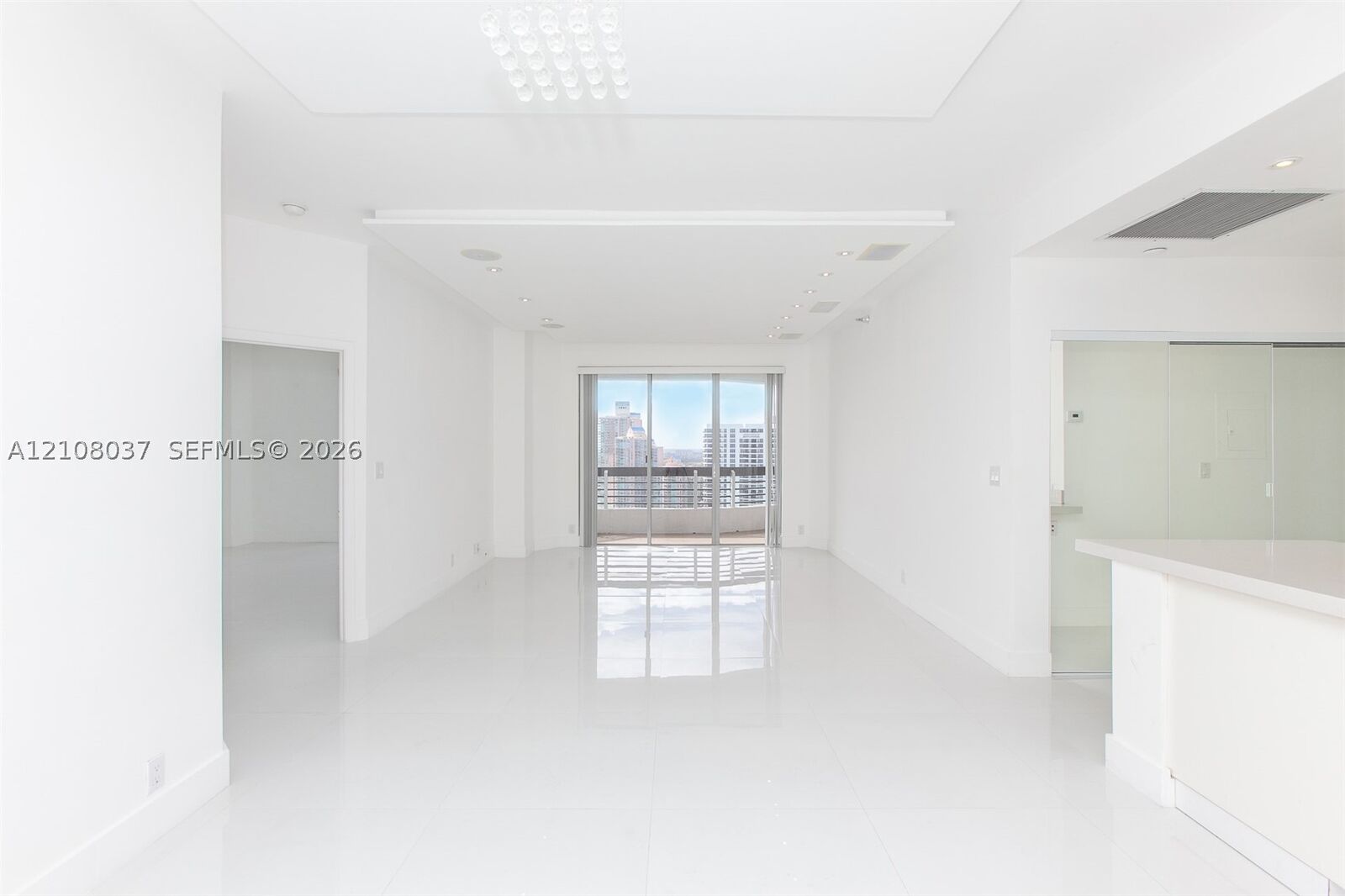 Property Photo: 19101 Mystic Pointe Dr Ph 3 FL 33180