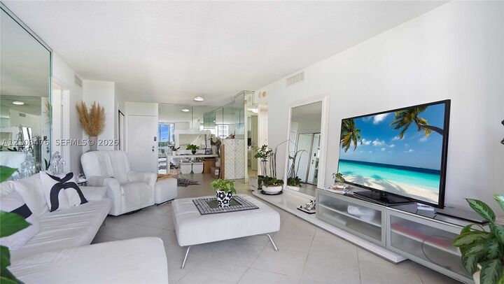 Property Photo:  5555 Collins Ave 6T  FL 33140 