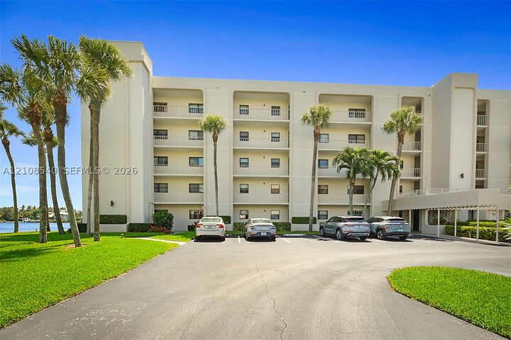 Property Photo:  100 Intracoastal Pl 102  FL 33469 