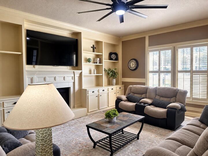Property Photo: 4770 Elmhurst Dr. TX 77706