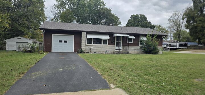 Property Photo:  224 S Forest Lane  MO 65738 