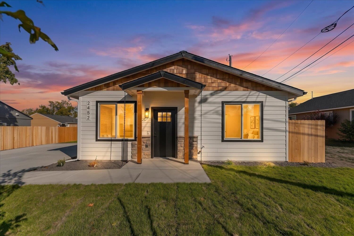 Property Photo: 2452 W Rowan Ave WA 99205