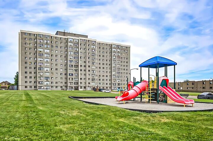 Photo de la propriété: 940 Caledonia Road 611 ON M6B 2G8