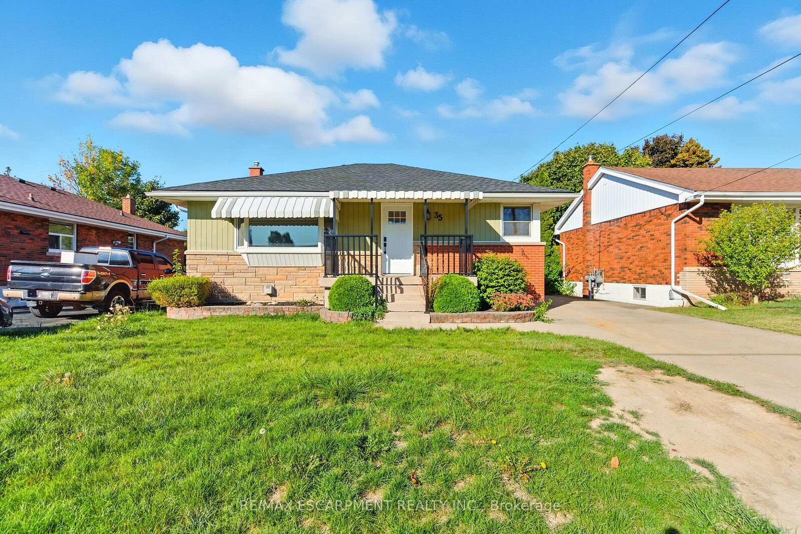Property Photo: 35 Wildewood Avenue Lower ON L8T 1X4
