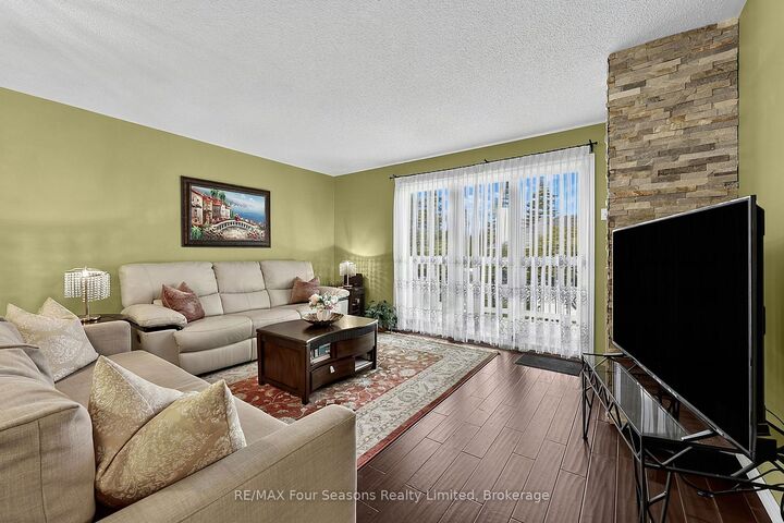 Photo de la propriété: 34 Dawson Drive 839 ON L9Y 5B4