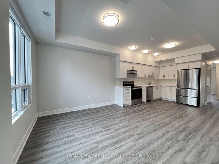 Photo de la propriété:  62 Dixfield Drive 131  ON M9C 3W1 