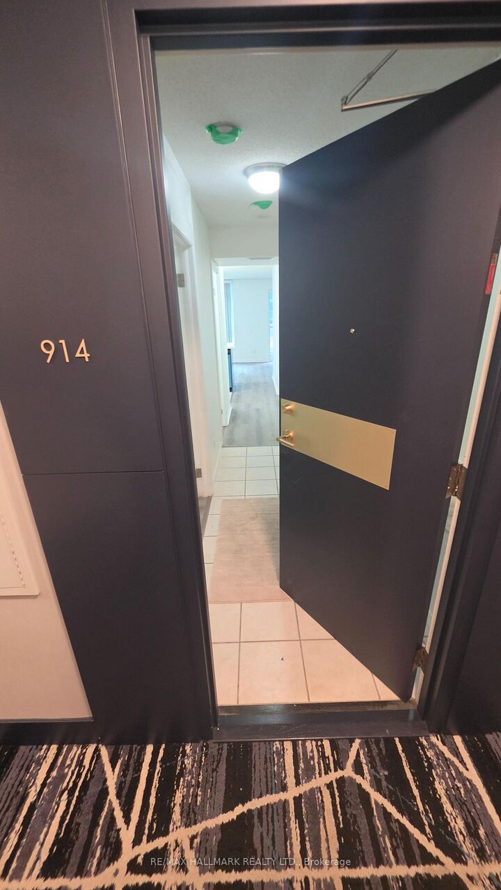 Property Photo:  18 Yonge Street 914  ON M5E 1Z8 