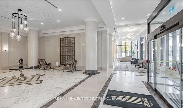 Property Photo: 36 Elm Drive W 3605 ON L5B 0N3