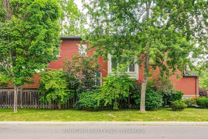 Property Photo:  208 Florance Avenue  ON M2N 1G4 