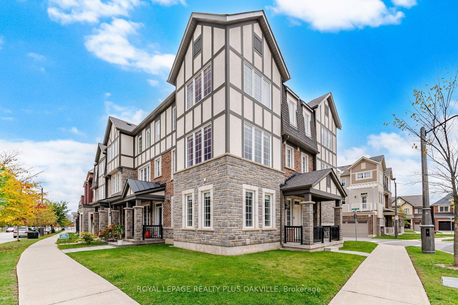 Property Photo:  3445 George Savage Avenue  ON L6M 1R6 