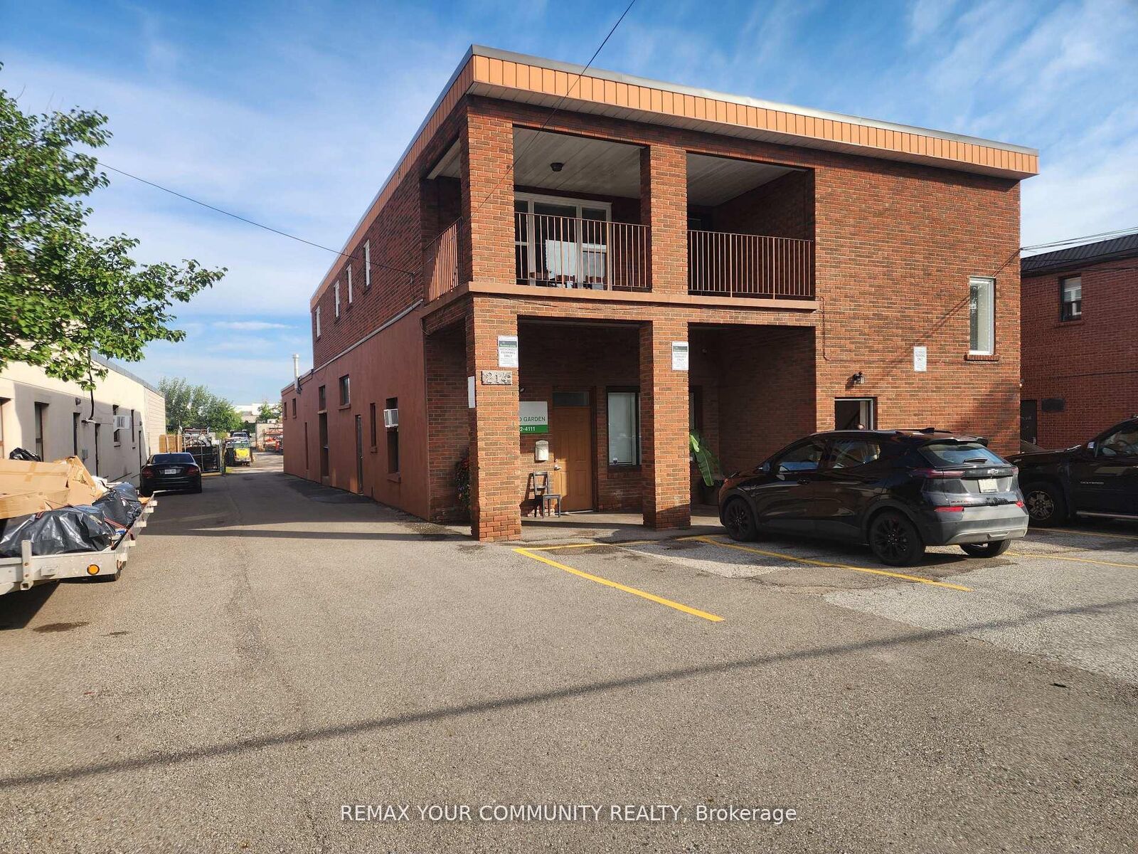 Property Photo:  214 Pellatt Avenue Upper  ON M9N 2P6 