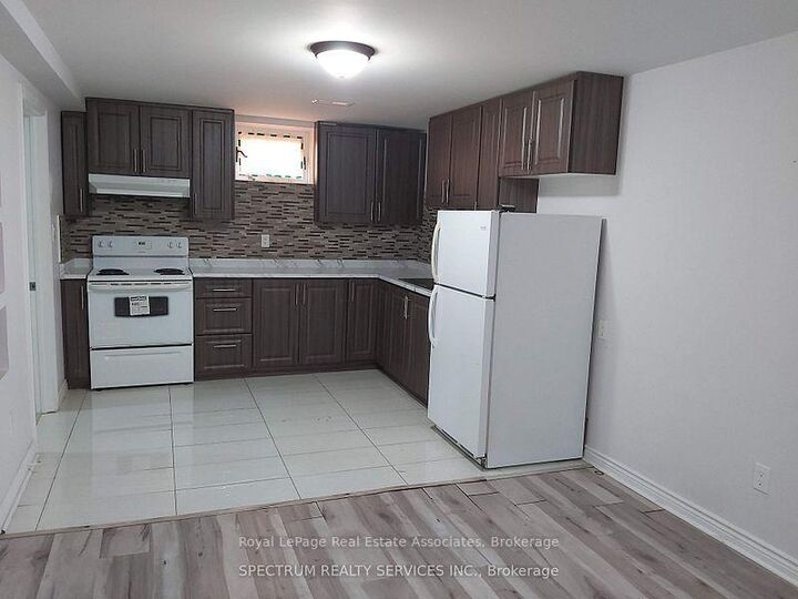 Property Photo:  150 Ontario Street S Bsmt  ON L9T 2M8 
