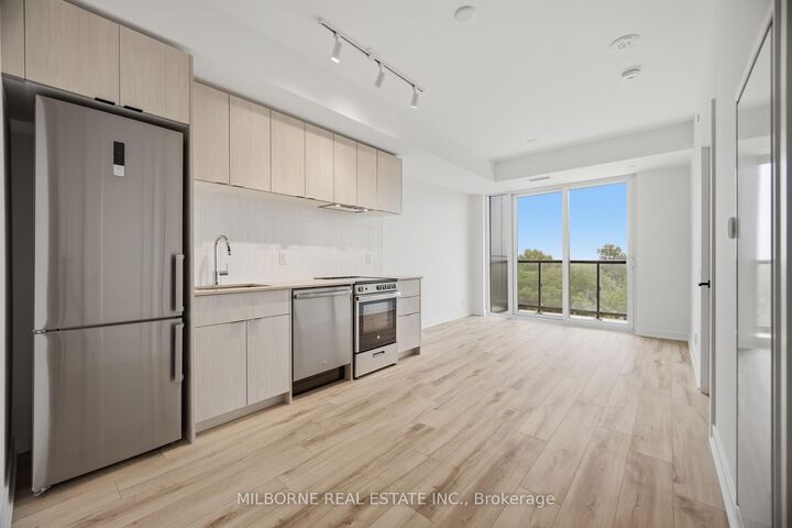 Photo de la propriété: 1660 Bloor Street W 905 ON M6P 1A8