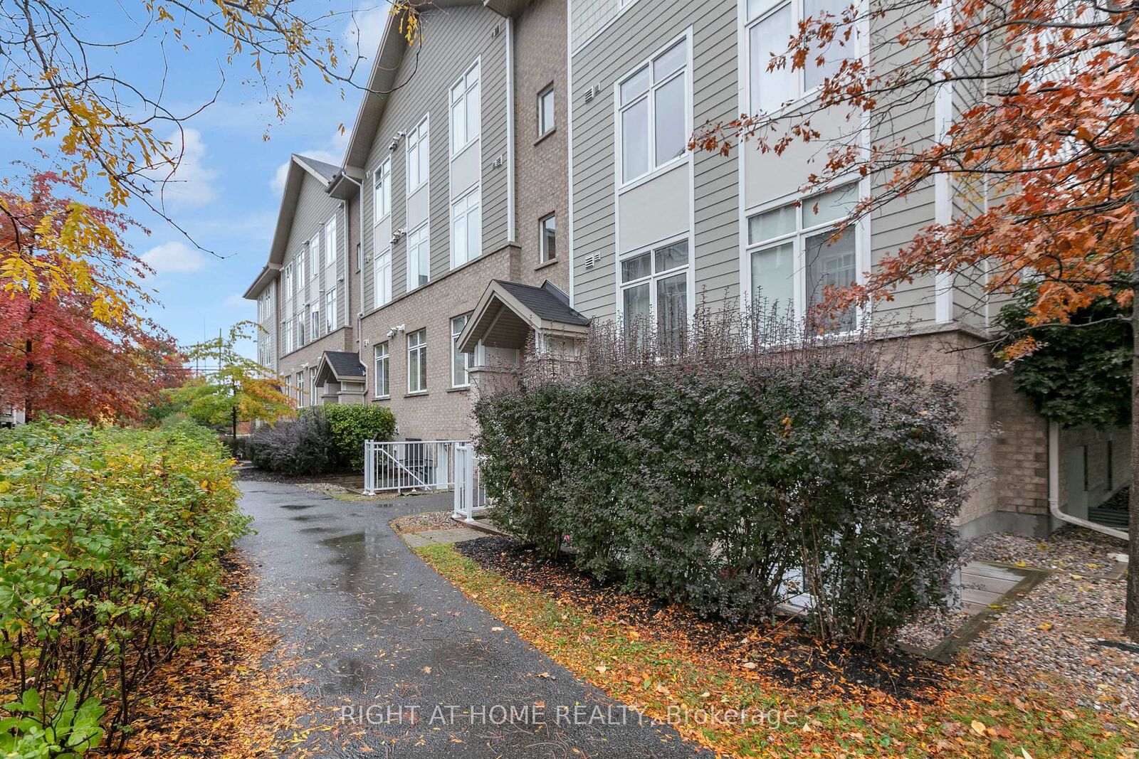 Property Photo: 318 Everest Private ON K1G 4E3