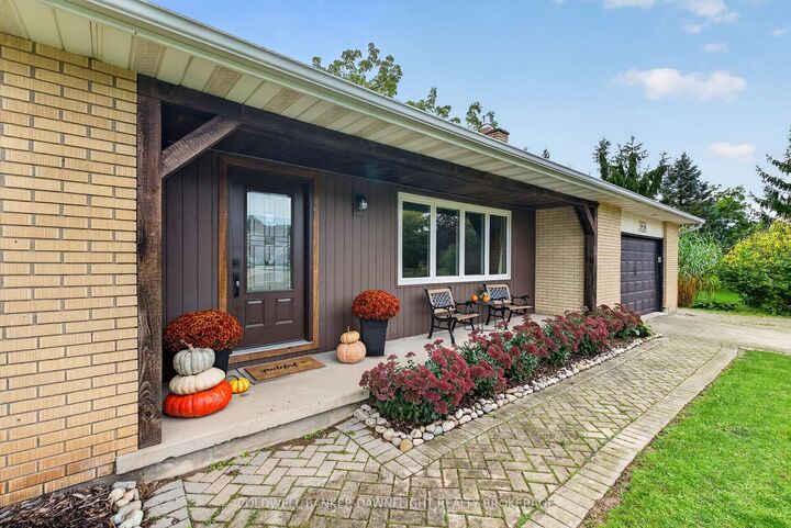 Property Photo:  368 Station Street  ON N0M 2K0 