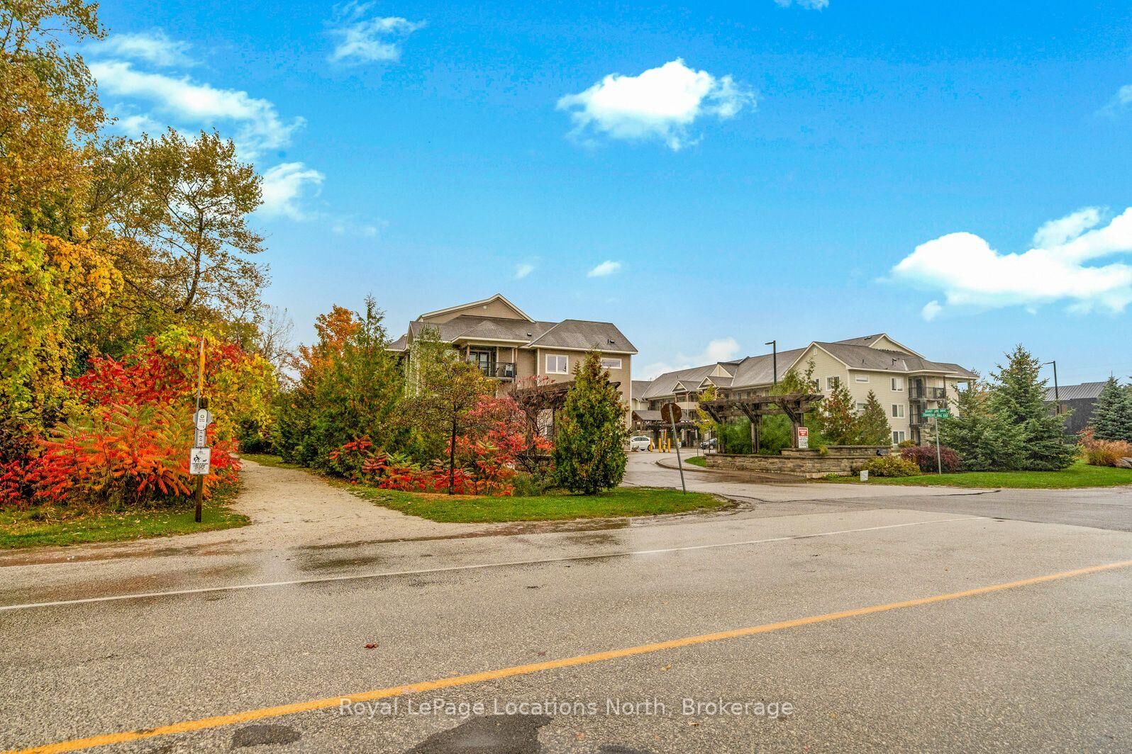Property Photo:  1 Brandy Lane Drive 300  ON L9Y 0X4 