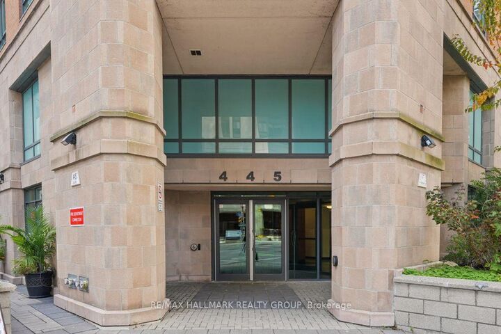 Property Photo:  445 Laurier Avenue W 302  ON K1N 6R4 