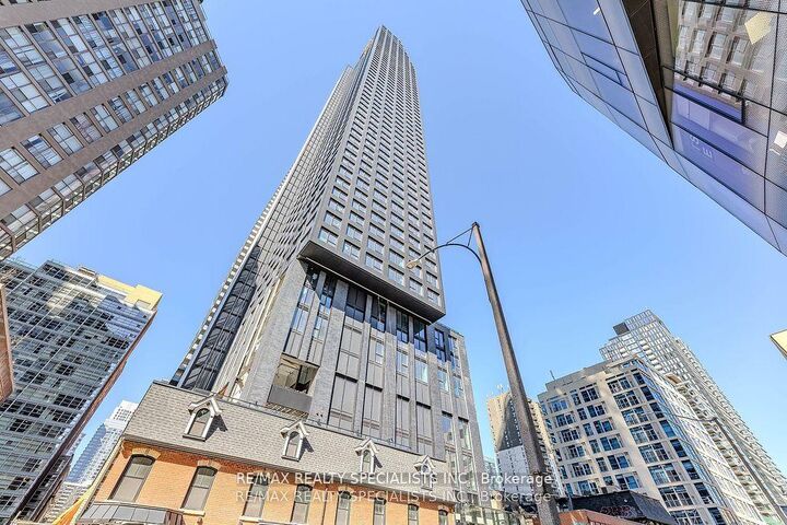 Property Photo:  8 Wellesley Street W 1101  ON M4Y 0J5 
