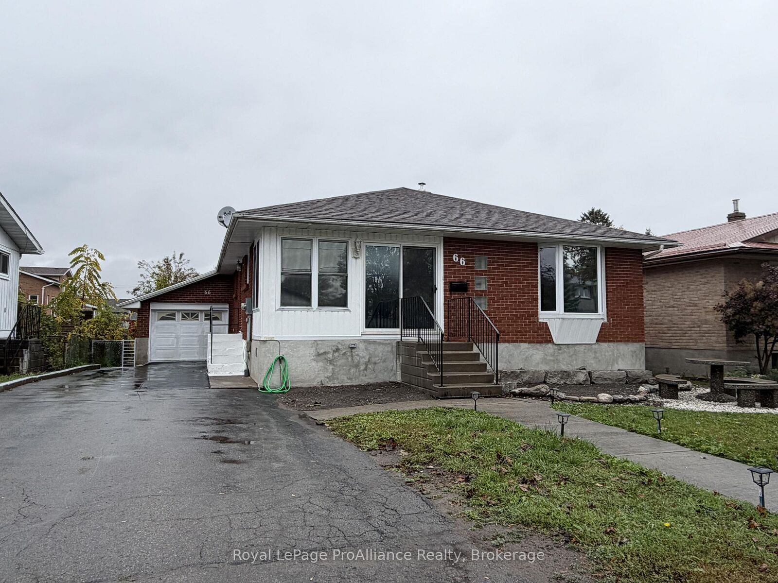 Property Photo:  66 Tracey Street  ON K8P 2R8 