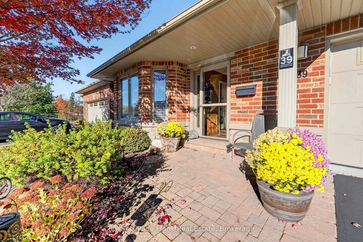 Property Photo:  39 Green Arbour Way  ON K9V 0E7 