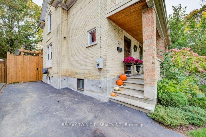 Property Photo:  22 Whitney Place  ON N2G 2X5 