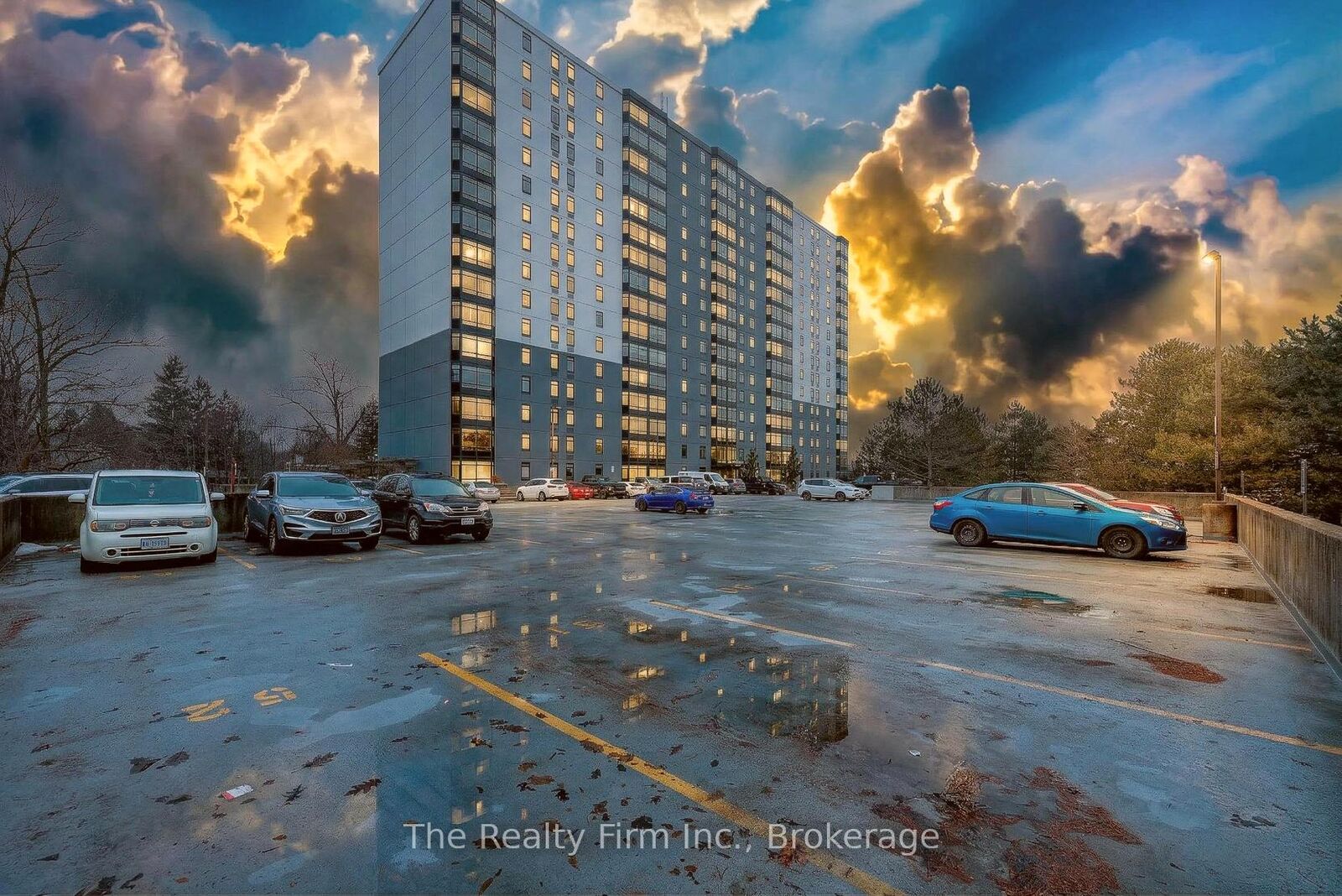 Property Photo:  45 Pond Mills Road 1515  ON N5Z 4W5 