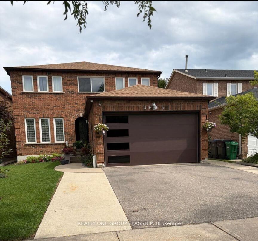 Property Photo:  3665 Colonial Lower Drive  ON L5L 4P2 