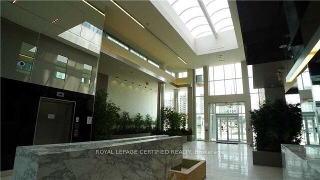 Property Photo:  9608 Yonge Street 701  ON L4C 1V6 