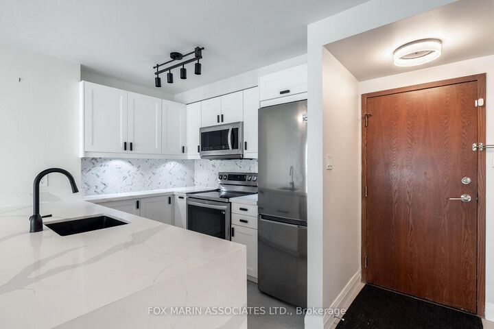 Property Photo:  10 Yonge Street 504  ON M5E 1R4 