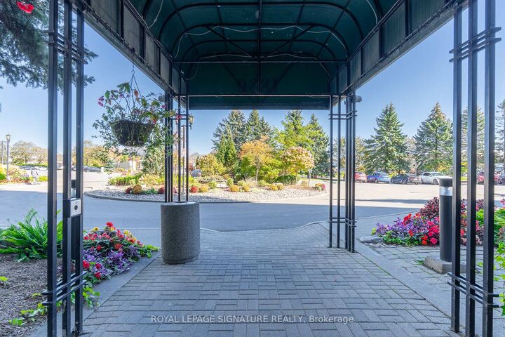 Property Photo:  1880 Valley Farm Road 723  ON L1V 6B3 