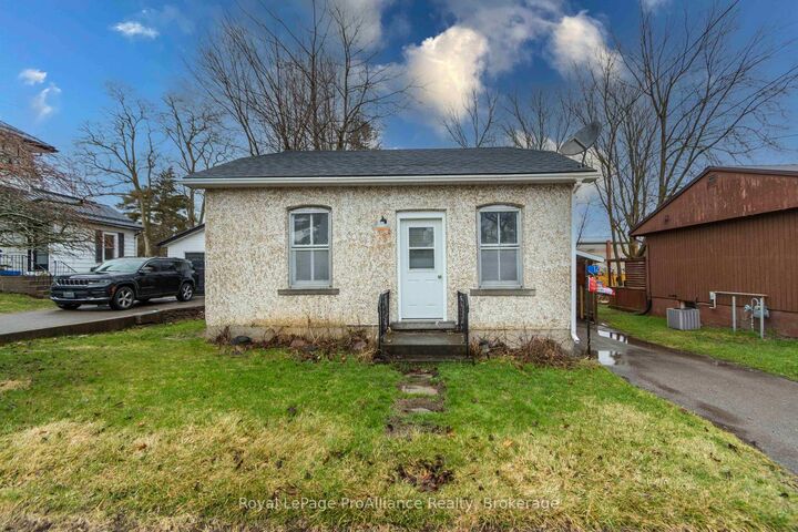 Property Photo:  12 Albert Road  ON K0K 2C0 