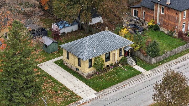 Property Photo:  40 7th Street SW  ON N0G 1L0 