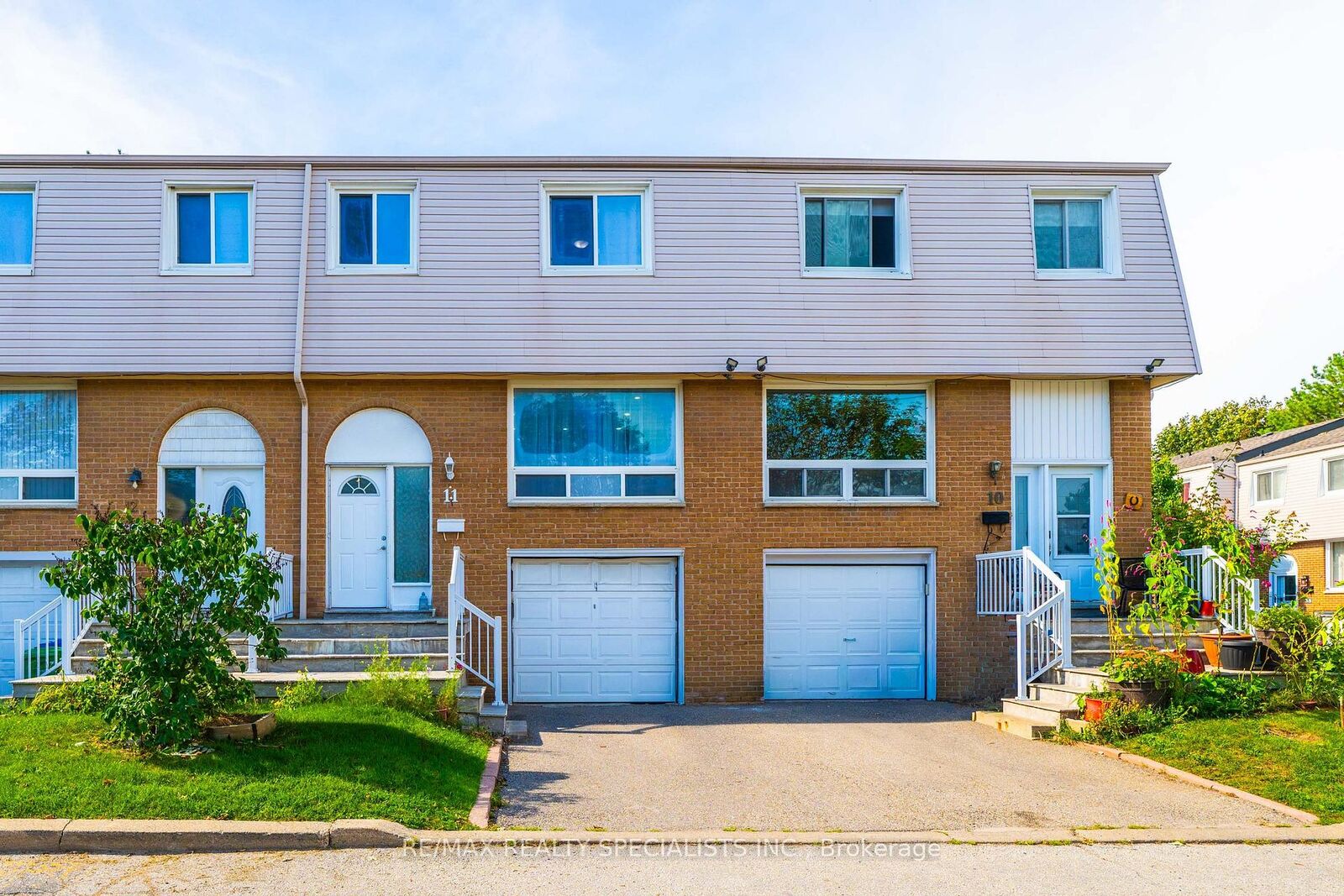 Property Photo:  3525 Brandon Gate Drive 11  ON L4T 3M3 