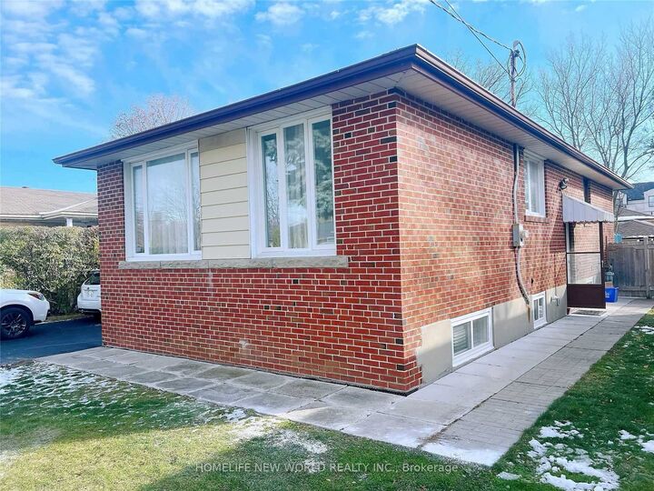 Property Photo:  438 Fernleigh Circle N Bsmt  ON L4C 1E3 