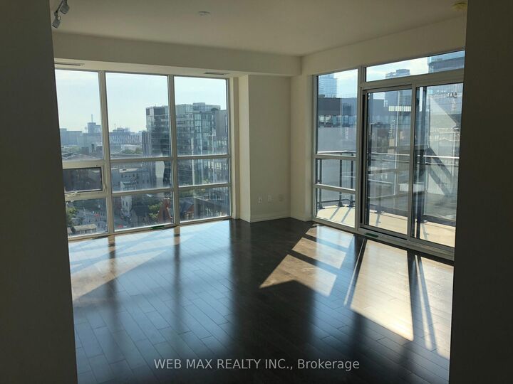 Property Photo:  460 Adelaide Street E 1528  ON M5A 0E7 