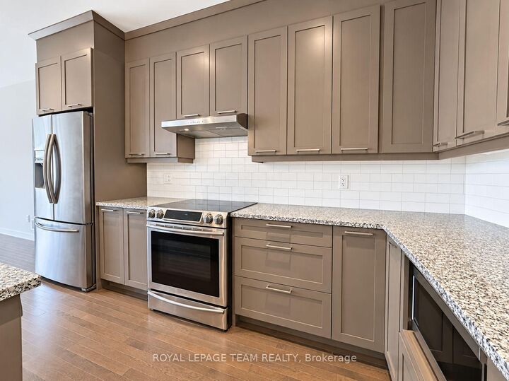 Property Photo:  114 Larimar Circle  ON K1X 0B7 