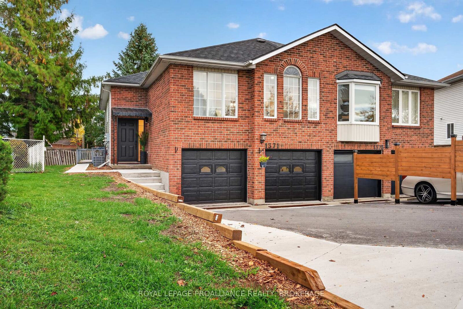 Property Photo:  1371 Brackenwood Crescent  ON K7P 2W4 