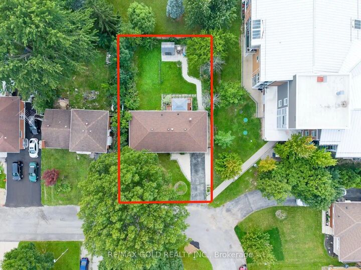Property Photo: 16 Braden Avenue ON L3C 2R7