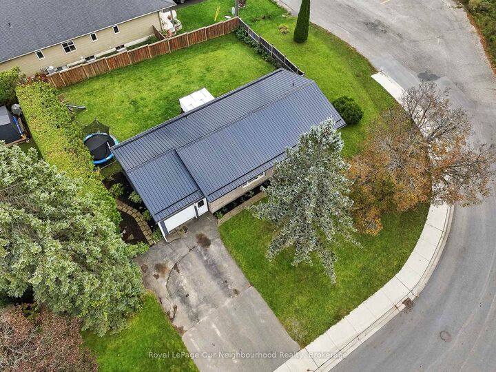 Property Photo:  105 Sanford Street  ON K0K 1H0 
