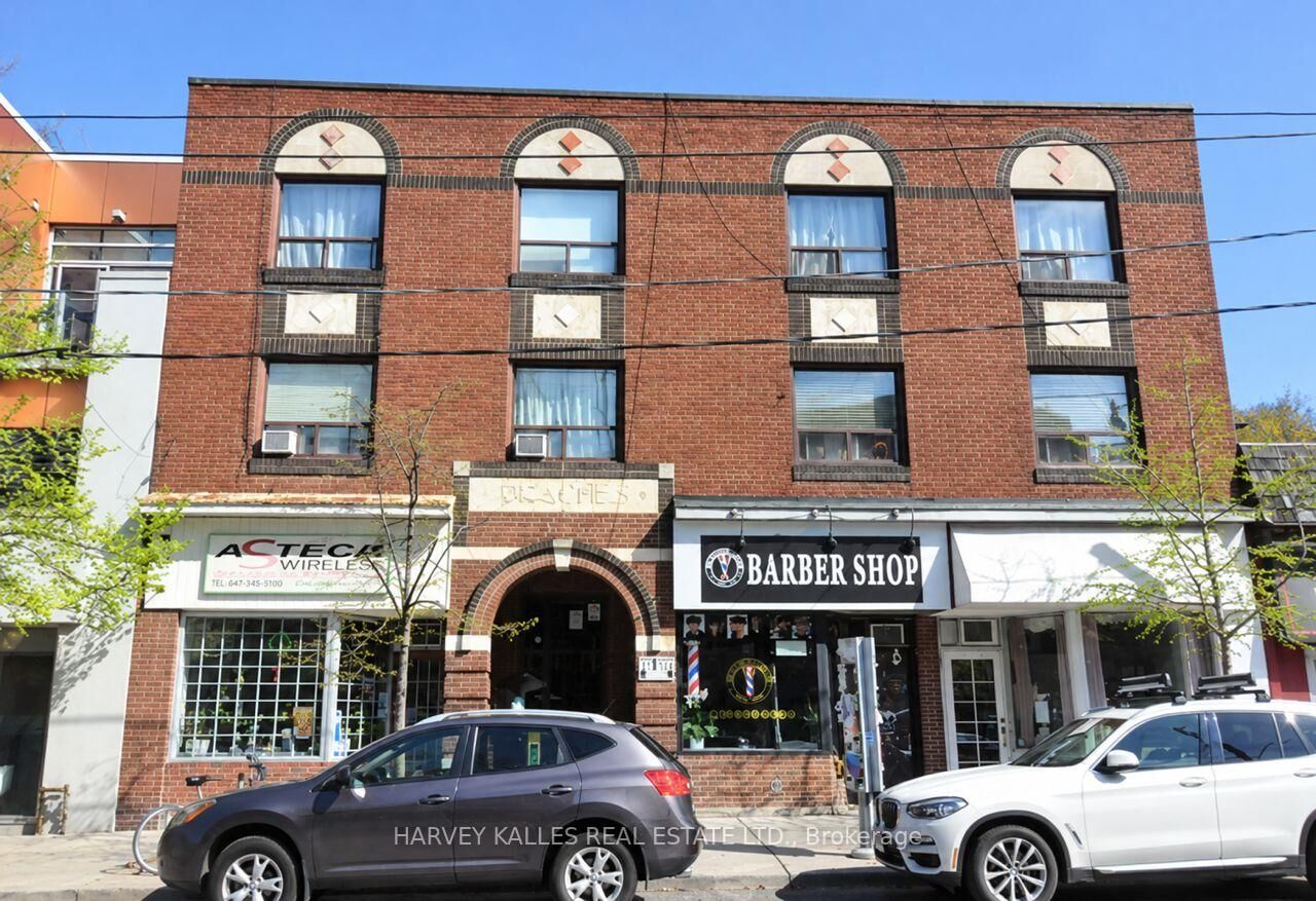 Property Photo:  2220 Queen Street E 7  ON M4E 1E9 