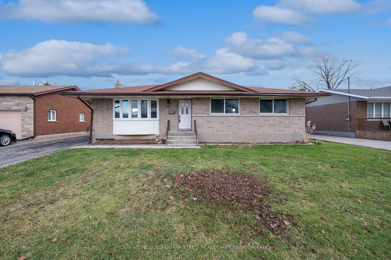 Property Photo:  116 Collier Road S  ON L2V 3T4 