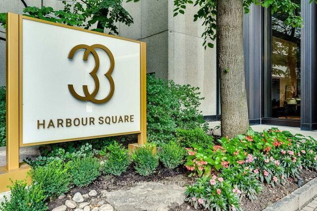 Property Photo:  33 Harbour Square 1240  ON M5J 2G2 
