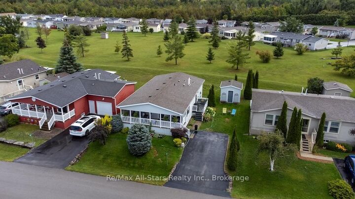 Property Photo: 51 Creekside Circle ON K0M 1L0